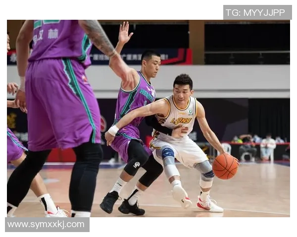 2018年山东高速与浙江广厦激战回顾：篮球场上的巅峰对决与精彩瞬间分析